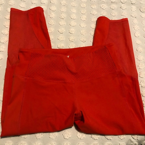 H&M Athletic  tights - Picture 2 of 3